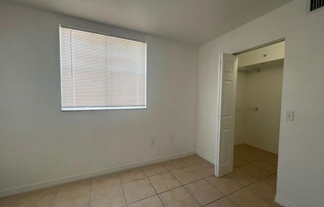 3 beds, 2 baths, 1,079 sqft, $2,600, Unit 13800-206