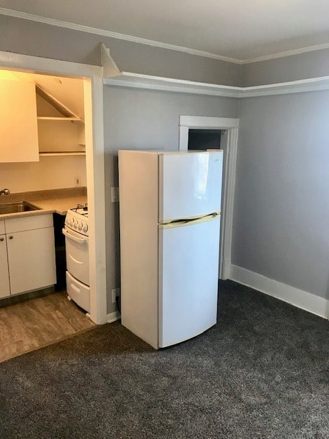 Studio, 1 bath, 300 sqft, $950, Unit Unit #3