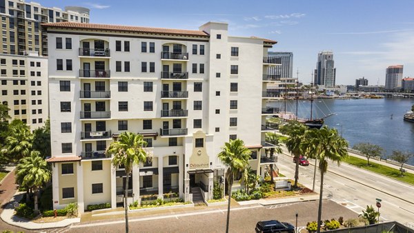 2 Bayshore Luxury Waterfront Apartments in Tampa