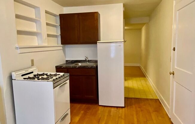 1 bed, 1 bath, 400 sqft, $980, Unit 2