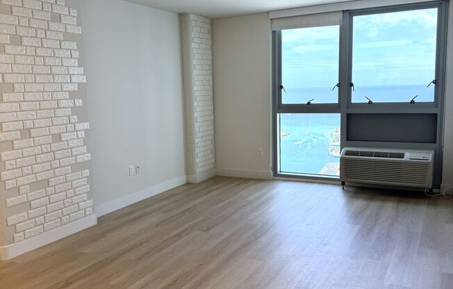 Ke Kilohana - Renovated High Floor 3 Bedroom 2 Bath 2 Parking in Ward Village