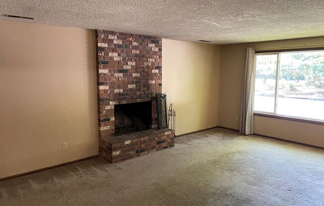 4 Bedroom Home Near OSU with Private Backyard