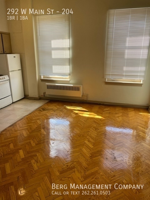 292 W Main St