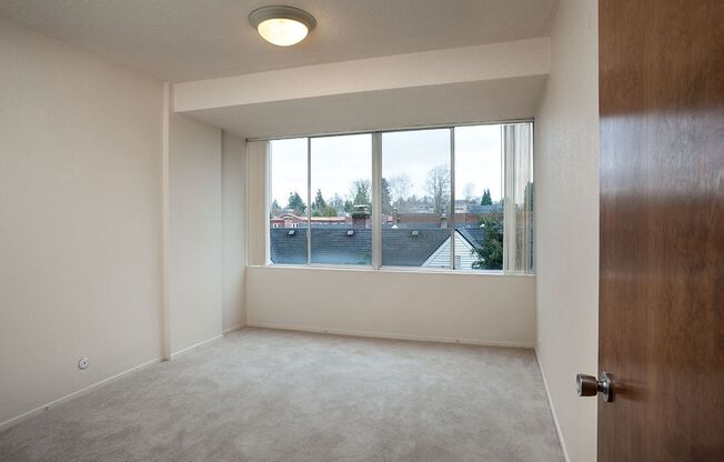 1 bed, 1 bath, 744 sqft, $1,425, Unit 111