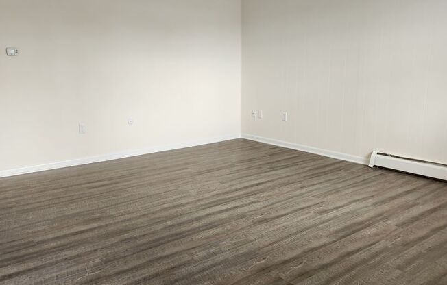 2 beds, 1 bath, 859 sqft, $1,450, Unit GL07004