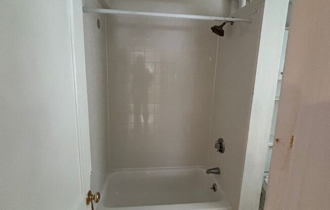 Studio, 1 bath, 426 sqft, $1,700, Unit 101 Summer #120