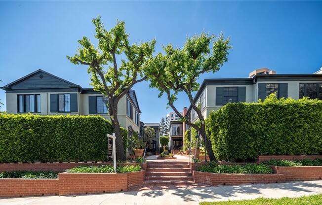 1241 S BEVERLY GLN BLVD