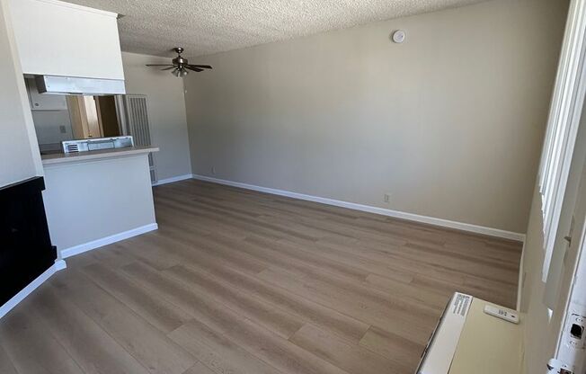 Beautiful 1 Bedroom in the HEART  Northridge! Near CSUN