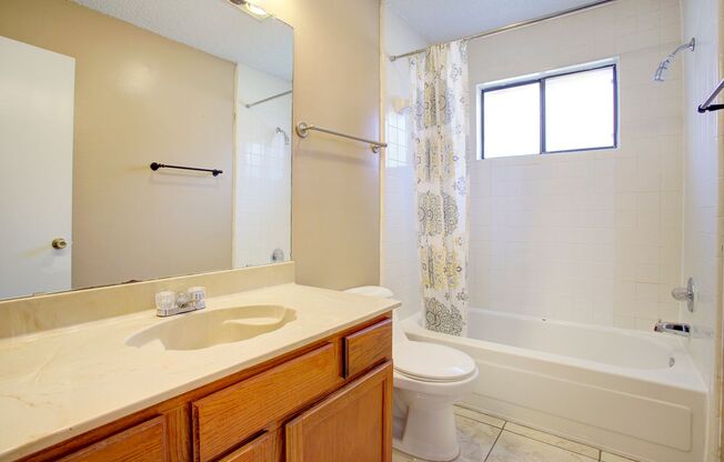 Available October 1st & Half Off 3rd Month’s Rent – Move-In Special! | 3 Bd, 2 Ba