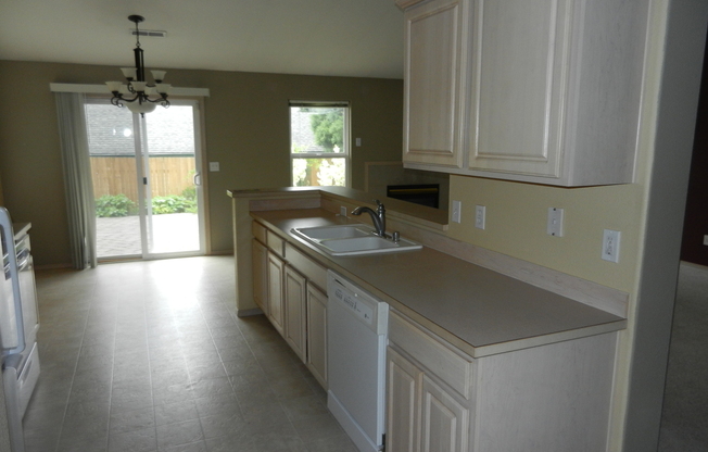 3 Bedroom Ranch Style Home With Great Layout & Beautiful Backyard! A/C included!