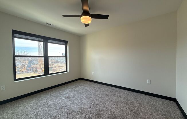 2 beds, 1 bath, 908 sqft, $1,325, Unit #301