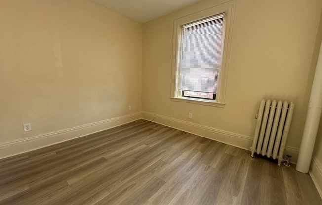 1 bed, 1 bath, 450 sqft, $2,300, Unit 8