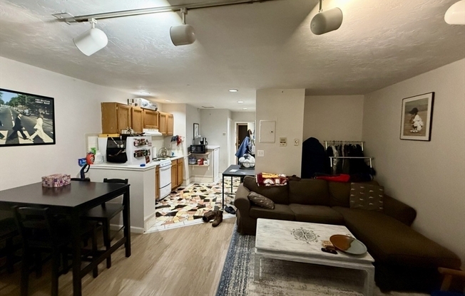 78 COMMONWEALTH AVE
