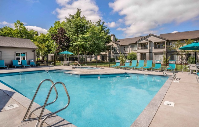 Swimming pool and spa at Forest Hills in Eugene, Oregon