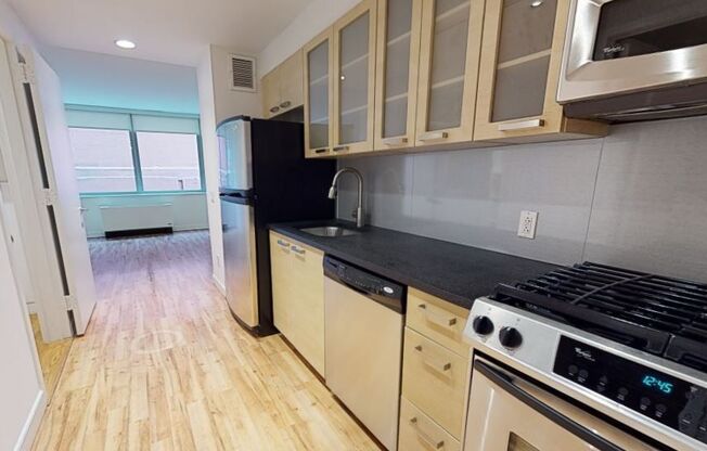 Studio, 1 bath, 425 sqft, $4,788, Unit 807