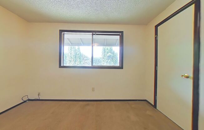 2 Bedroom 4-Plex ~ South Corvallis ~ Small Pet Friendly