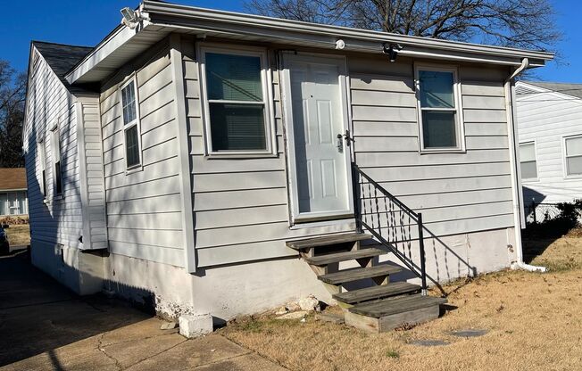 3 beds, 1 bath, $1,095