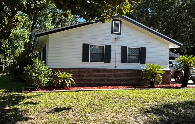 3 beds, 2 baths, $1,950