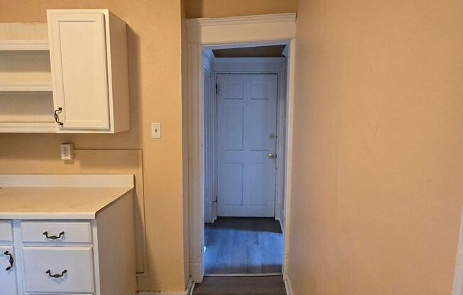 1 bed, 1 bath, $825, Unit Unit 2