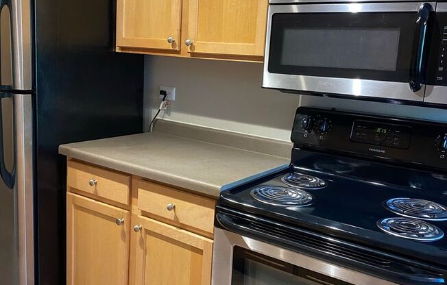 1 bed, 1 bath, 700 sqft, $1,195, Unit 1950203