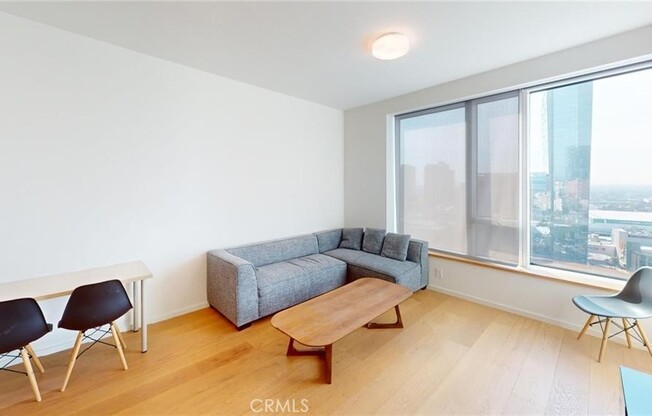 1 bed, 2 baths, 780 sqft, $3,300, Unit 2501