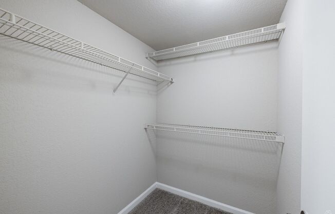 2 beds, 2 baths, 1,000 sqft, $1,450, Unit 2040