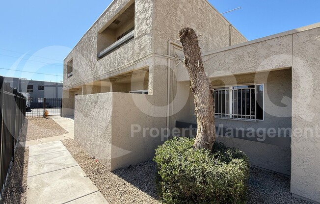 2664 N 43 AVE