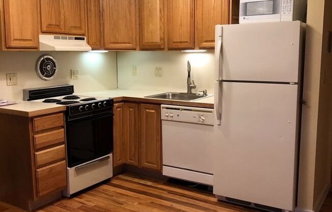 1 bed, 1 bath, 552 sqft, $1,900, Unit 04