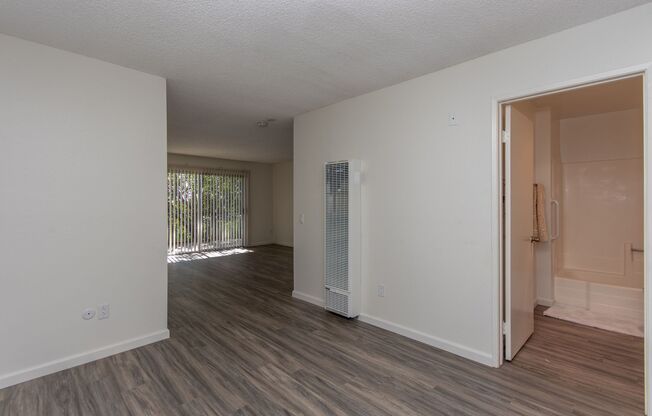 Studio, 1 bath, 472 sqft, $1,650, Unit E05