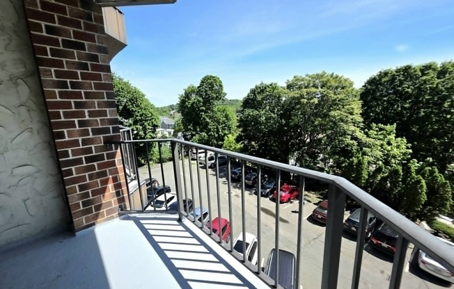 2 beds, 2 baths, 861 sqft, $2,450, Unit 407