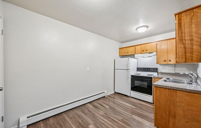 2 beds, 1 bath, 700 sqft, $1,395, Unit 202