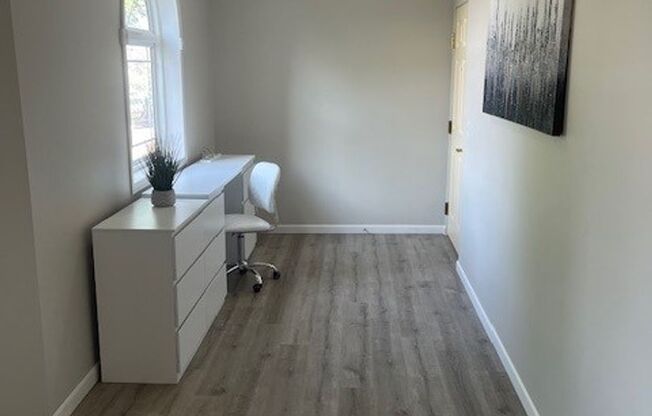 Studio, 1 bath, 270 sqft, $900, Unit 3430-B