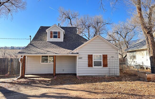 December rent free! Tastefully renovated house in Old Colorado City!