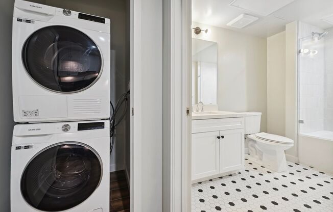 Studio, 1 bath, 675 sqft, $2,400, Unit 611