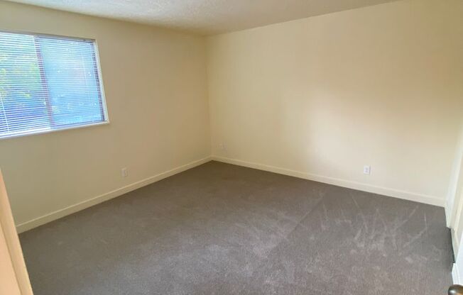 1 bed, 1 bath, 700 sqft, $1,548, Unit 0095