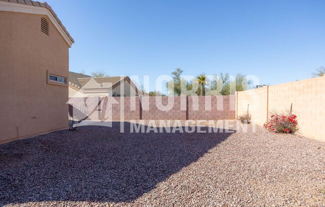 Great Home Located minutes from Freeway