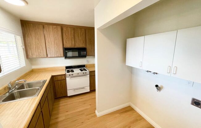 2 beds, 1 bath, $2,400