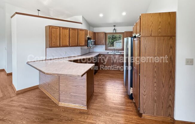 18325 W SPG LK RD