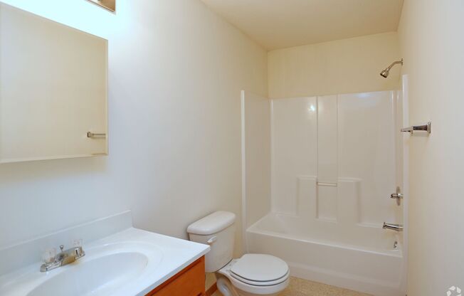 2 beds, 2 baths, 1,155 sqft, $1,400, Unit Apt 37