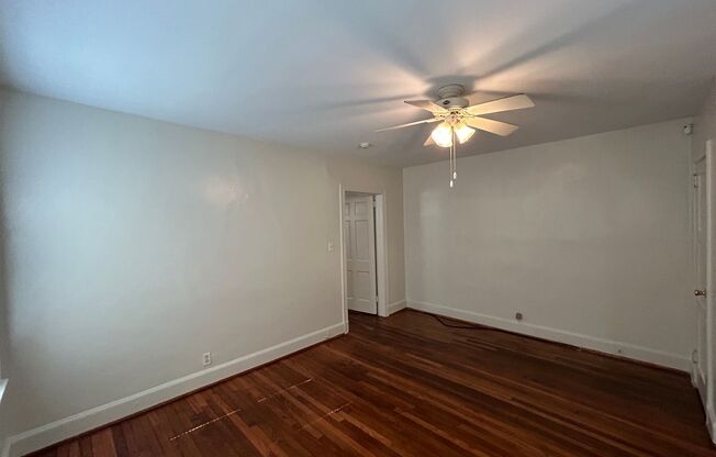 1 bed, 1 bath, 688 sqft, $1,295, Unit B