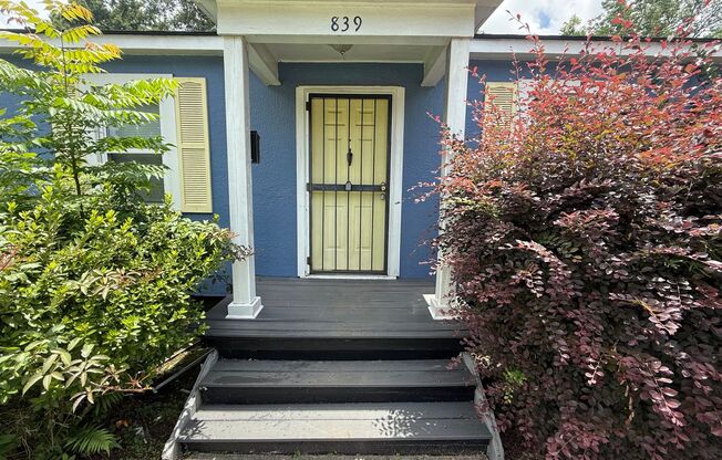 Charming 2 Bedroom 1 Bathroom Home for Rent!