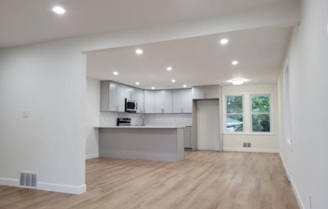 23 NEWTON RD