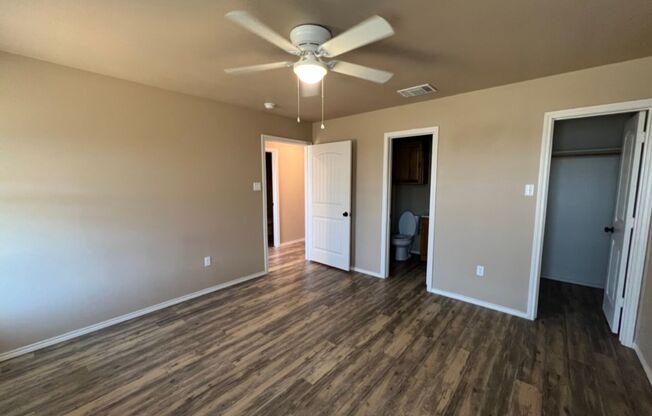 3 beds, 2 baths, $1,399