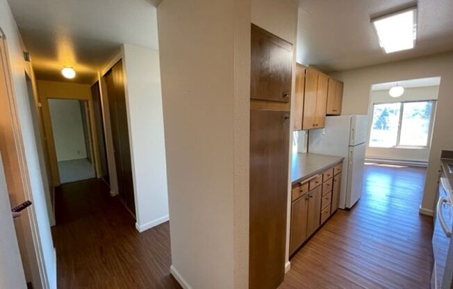 2 beds, 1 bath, 900 sqft, $2,450, Unit 105