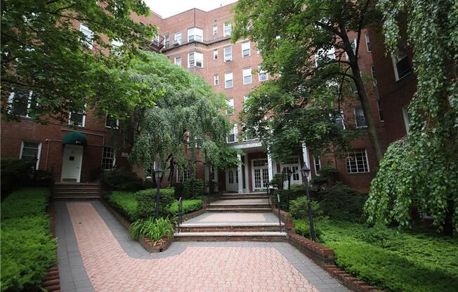 511 W 232 ST