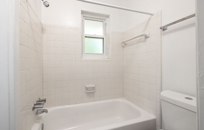 2 beds, 1 bath, 987 sqft, $1,399, Unit 2288-02