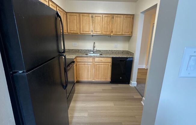 2 beds, 2 baths, 1,000 sqft, $1,975, Unit 14213 #202