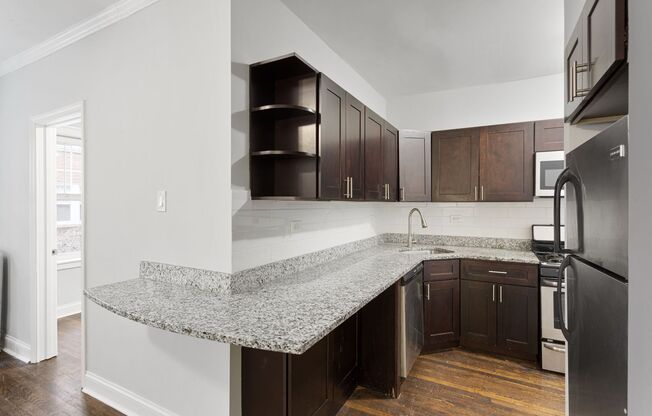 2 beds, 1 bath, 569 sqft, $2,300, Unit 6116-1W