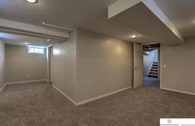 3 beds, 1 bath, $2,145