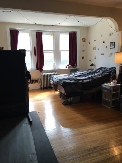 3 beds, 1 bath, 1,425 sqft, $1,595, Unit 4815-B2